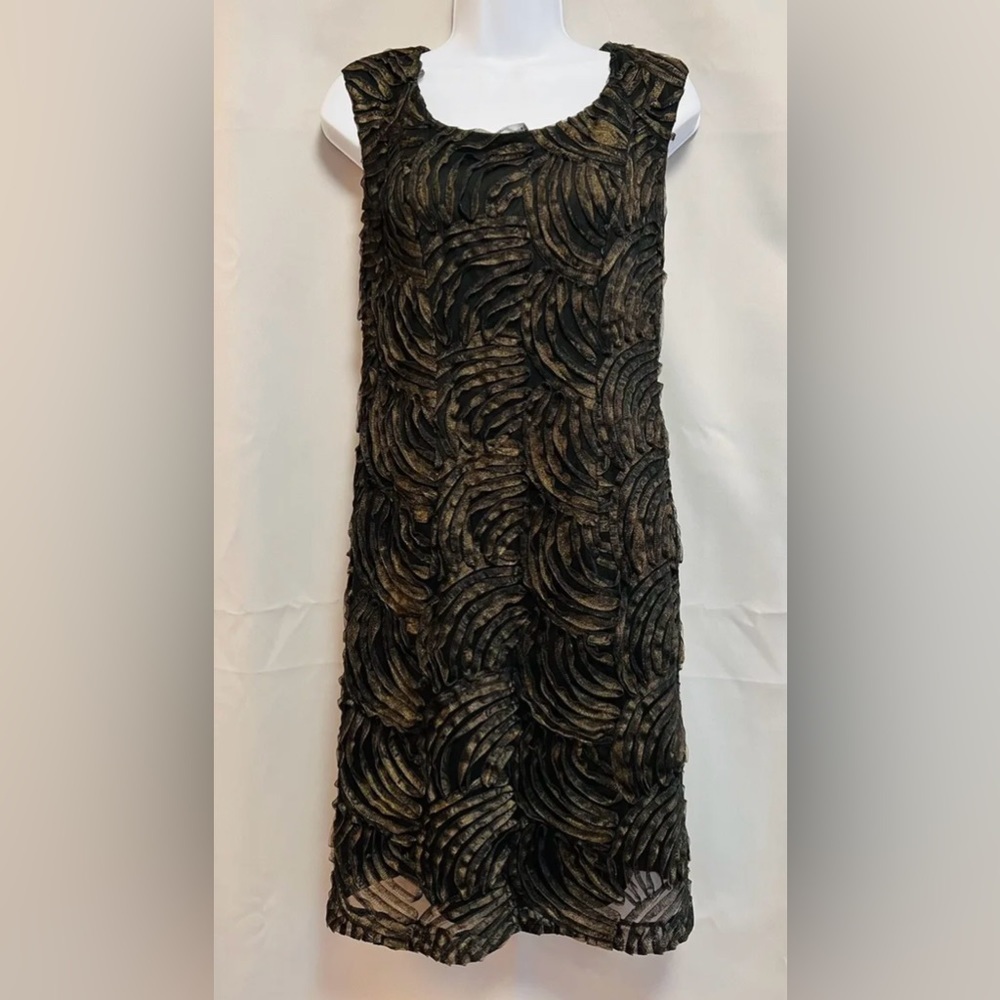 Adrianna Papell Women's Sleeveless Black and Gold Metallic‎ Dress Size 4P